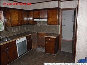 4th image of 2220 Oak Knoll Dr