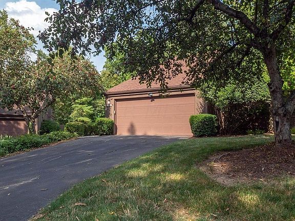 2nd image of 2076 Willowick Cir #A