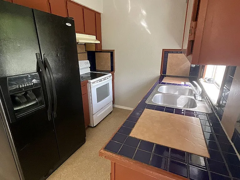 415 Thelma Dr #B — Photo 4