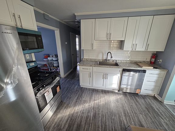 2nd image of 536 E Hudson Ave