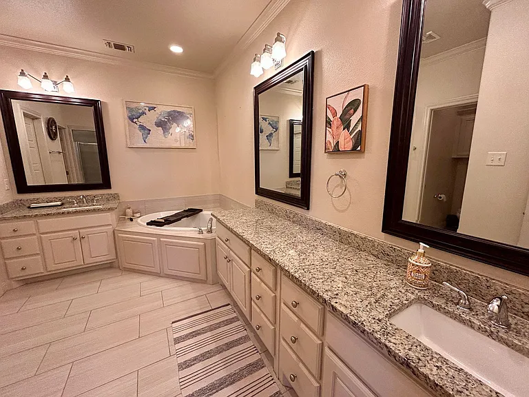10317 Vernon Dr — Photo 16
