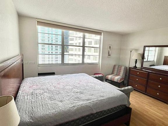 4th image of 905 Brickell Bay Dr APT 1422