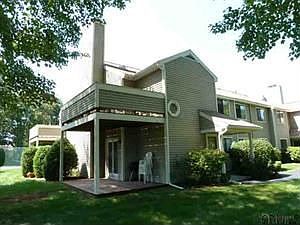 1st image of 227 Grenadier Ct