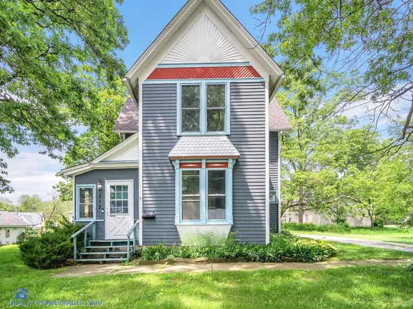 717 E Main St, Lowell, IN 46356