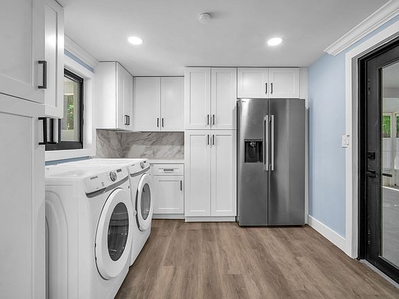 2nd image of 850 SW 1ST Terrace