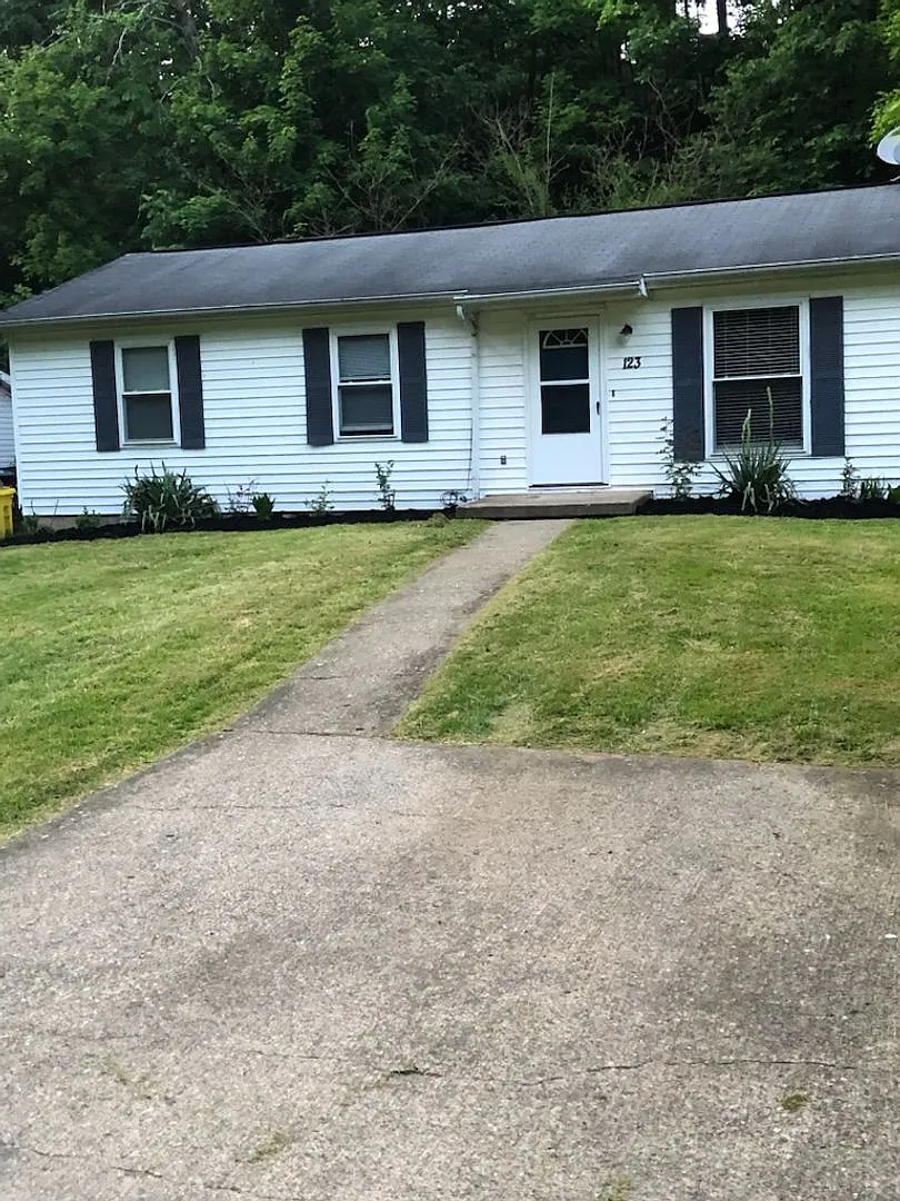 Three Bedroom Culloden Rancher — Photo 1