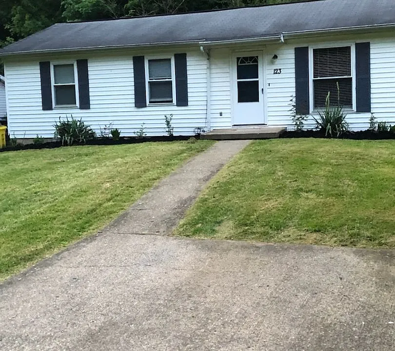 123 Kingswood Est