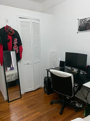 Rented by M.Grossman R.E. Management | media 11