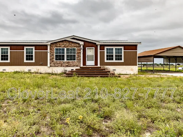 413 County Road 6812, Natalia, TX 78059