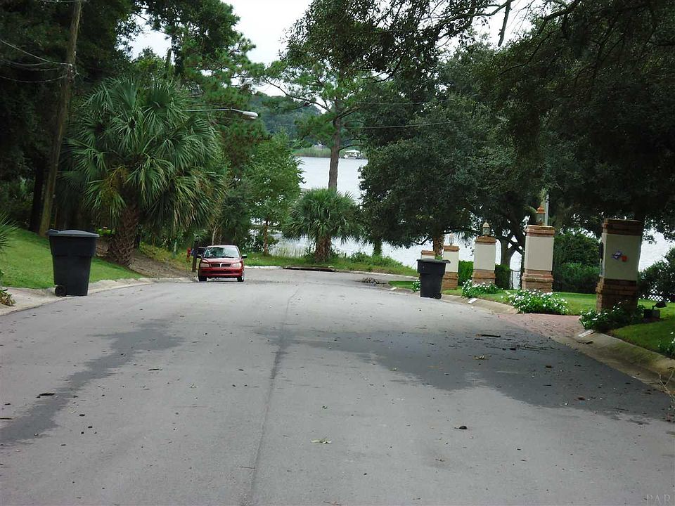 2nd image of 128 Cove Rd