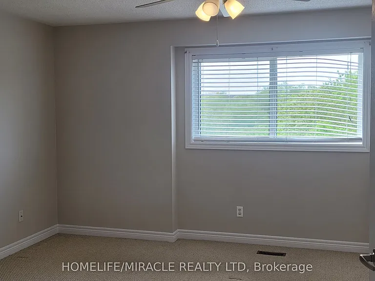 98 Marycroft Ct — Photo 13