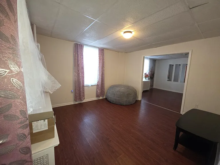 604 N Indiana Ave — Photo 4