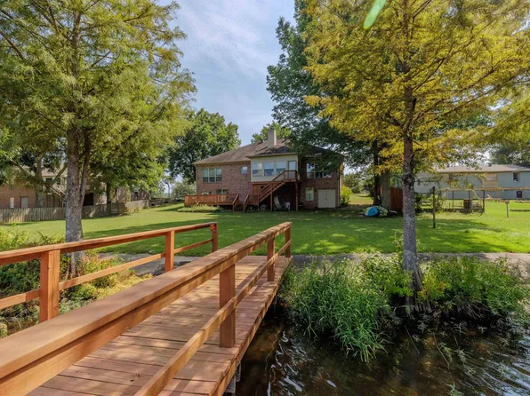 2 Mallard Xing, Houston, AR 72070