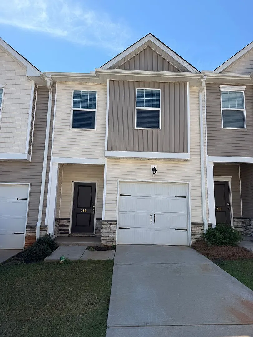 Parkland Townhomes — Photo 1
