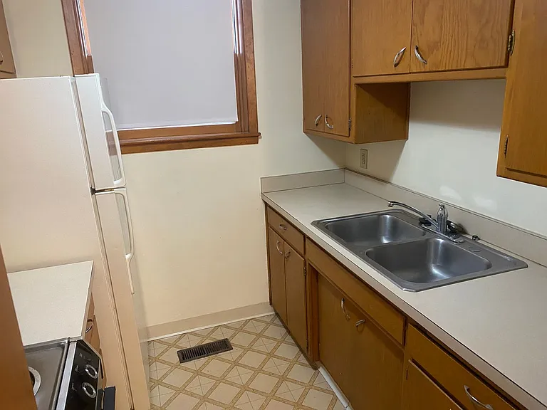 1420 E St — Photo 16