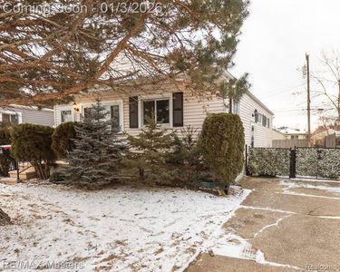 4696 Syracuse St, Dearborn Heights, MI, 48125
