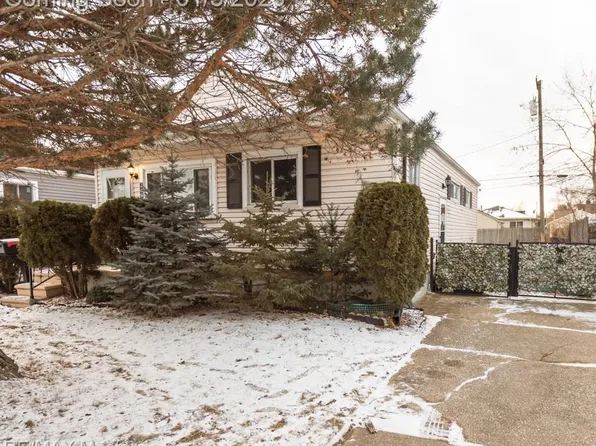 4696 Syracuse St, Dearborn Heights, MI 48125