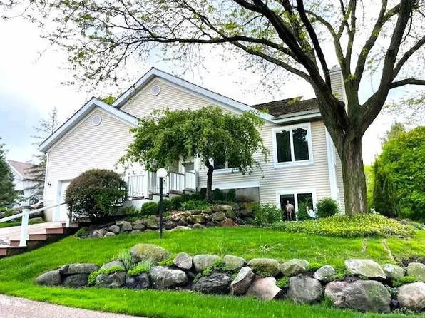 10 Quail Ridge Drive, Madison, WI 53717