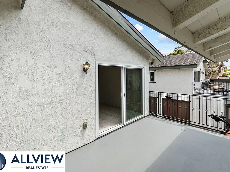 203 Oswego Ave — Photo 11