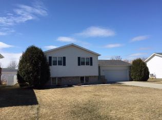 733 Horizon Cir, Grand Forks, ND 58203