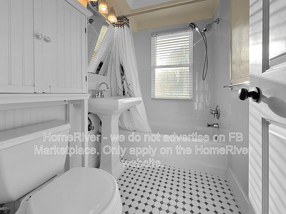 3rd image of 722 S Washington St APT 104