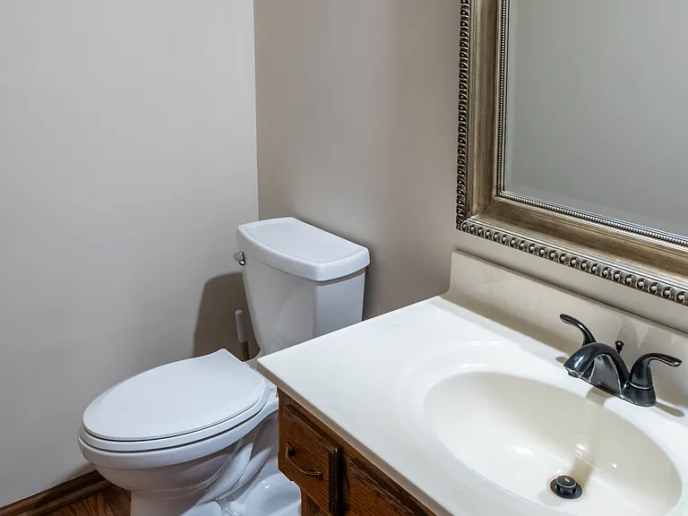 1/2 Bath