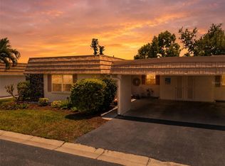 2330 Riverbluff Pkwy #V-245, Sarasota, FL 34231
