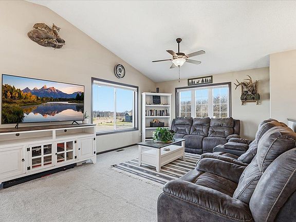 4th image of 767 Sandrock Rd