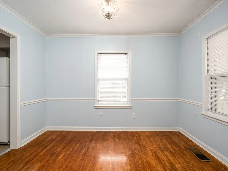 4586 Amboy Rd — Photo 5