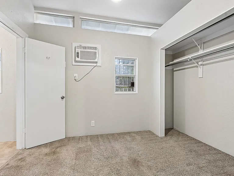2310 N Sabinas St — Photo 18