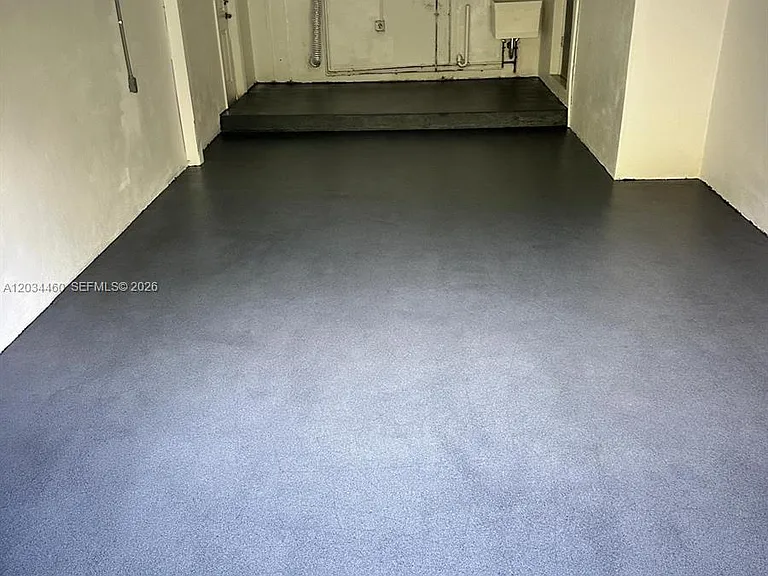 400 Miller Rd — Photo 2