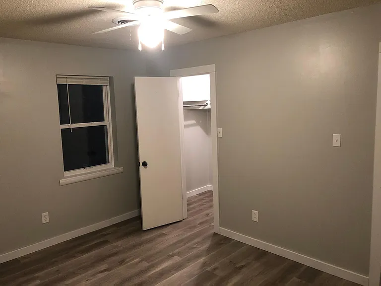 120 E Lincoln St — Photo 17