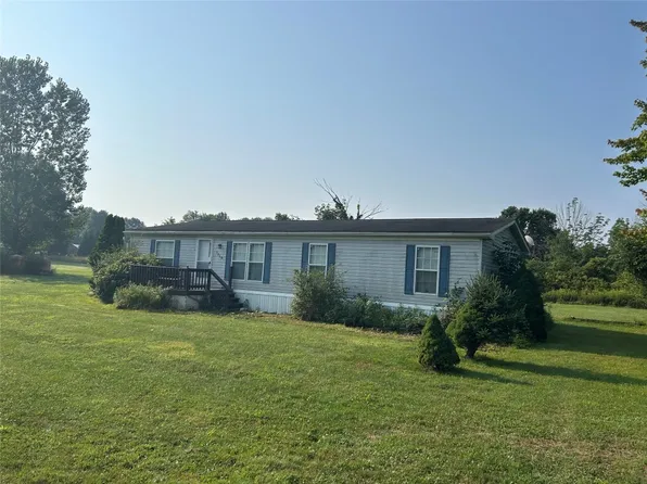 1765 Wyandott Dr, Linesville, PA 16424