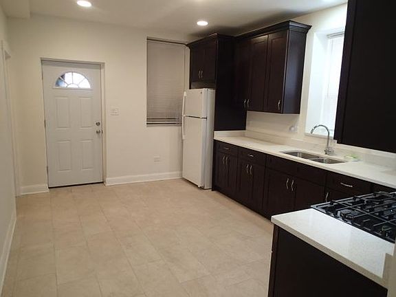 5th image of 4313 S Washtenaw Ave #1