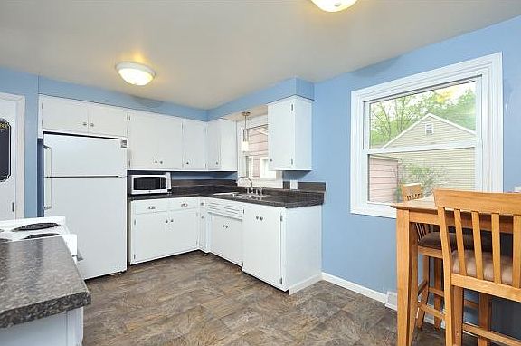 3rd image of 1005 Rockdale St