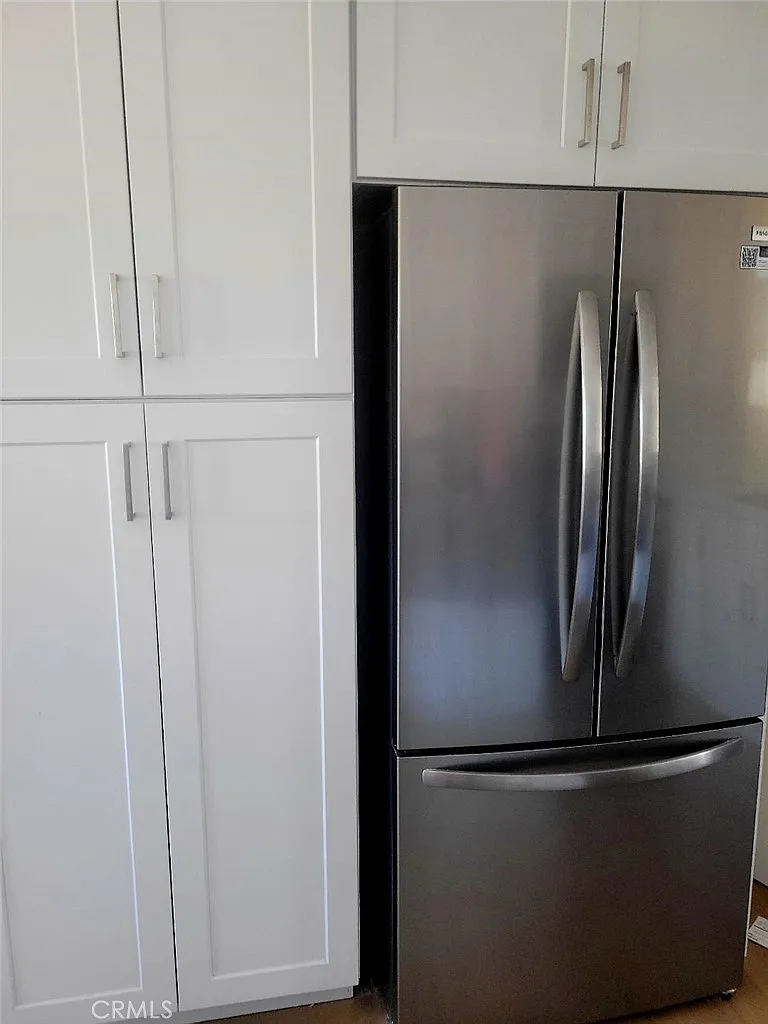 2 bed, 1057 sqft, $3,200 — Photo 2