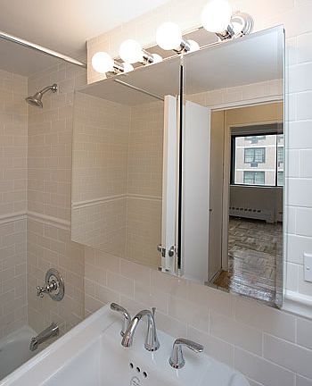 5th image of 230 E 15th St APT 04E