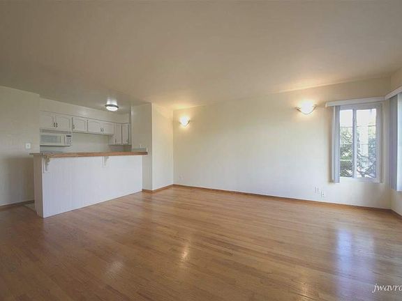 3rd image of 2261 Sacramento St APT 203