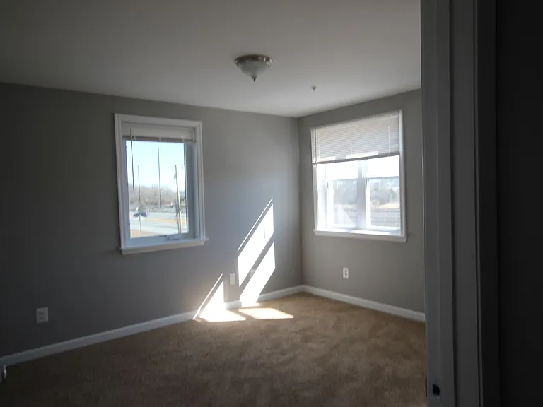 312 N Philadelphia Blvd — Photo 3