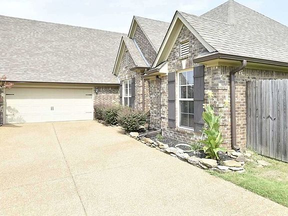 2nd image of 230 White Pine Pl