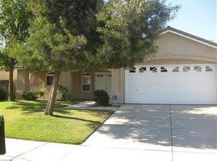 3212 Summer Ln, Madera, CA 93637