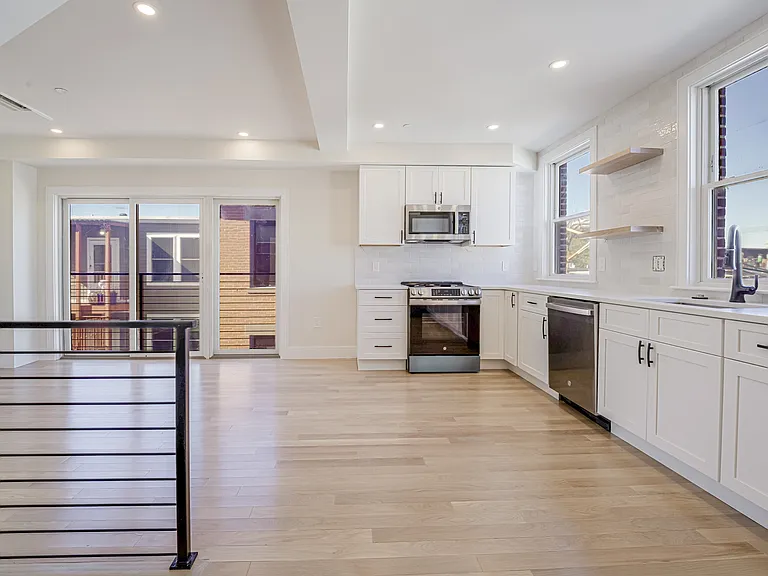 59 Gove St #4 — Photo 3
