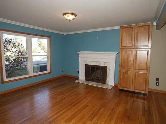 3rd image of 412 N Vine St