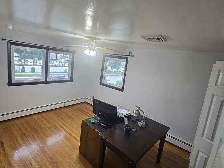5917 Roosevelt Ave — Photo 20