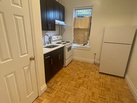 4th image of 1312 Oakley St #1FF