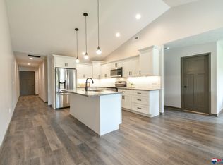 401 S 3rd St, Seward, NE 68434