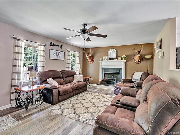 4th image of 9311 Oak River Dr W