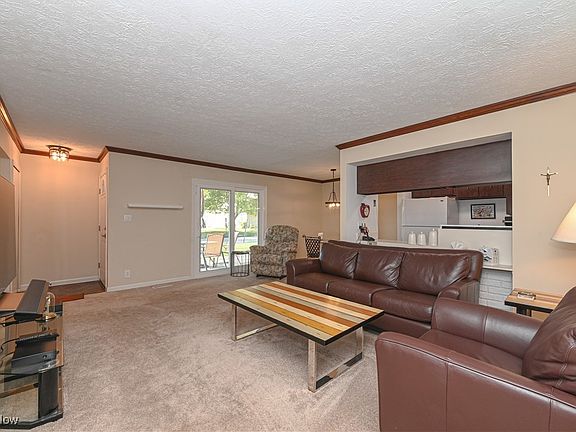 3rd image of 7983 Colonial Dr