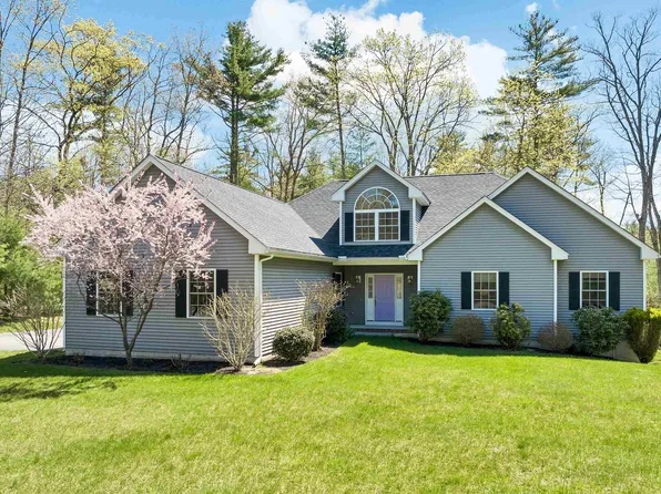 13 Phillips Pond Drive, Sandown, NH 03873