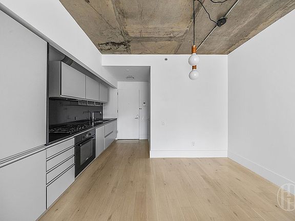 4th image of 115 Norfolk St APT 503